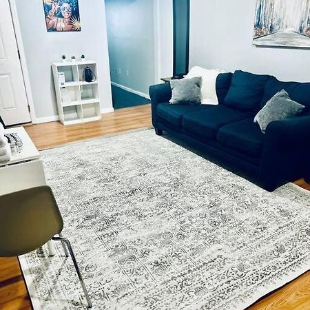 Entire 2-Bed Private Apt - Ewr/Nyc/Outlet Mall Ньюарк Екстер'єр фото