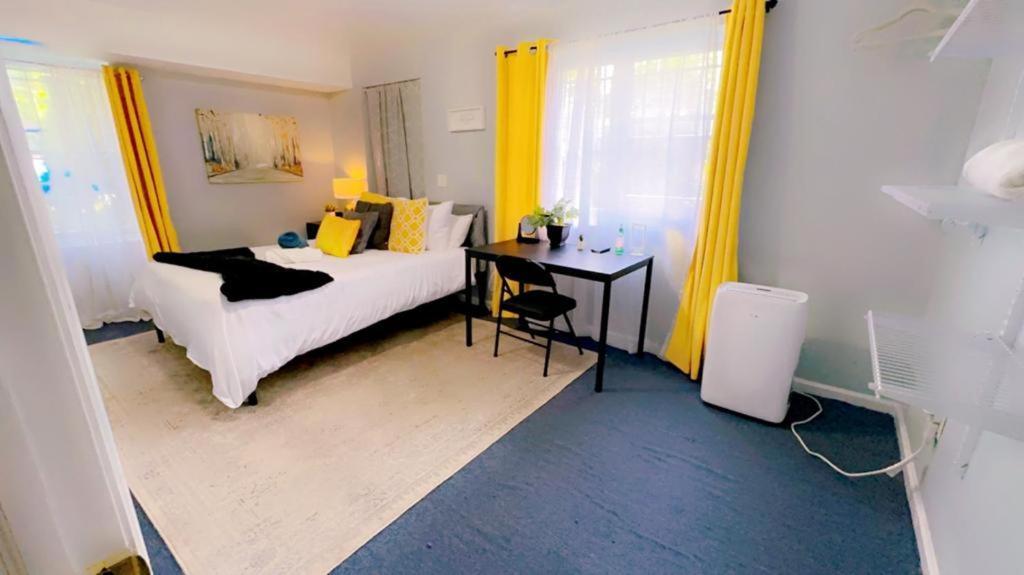 Entire 2-Bed Private Apt - Ewr/Nyc/Outlet Mall Ньюарк Екстер'єр фото
